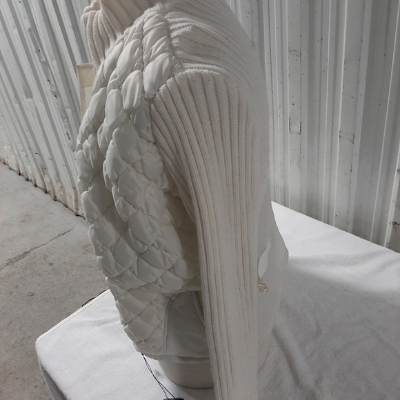 Ladies clothing - Picture 4 of 8